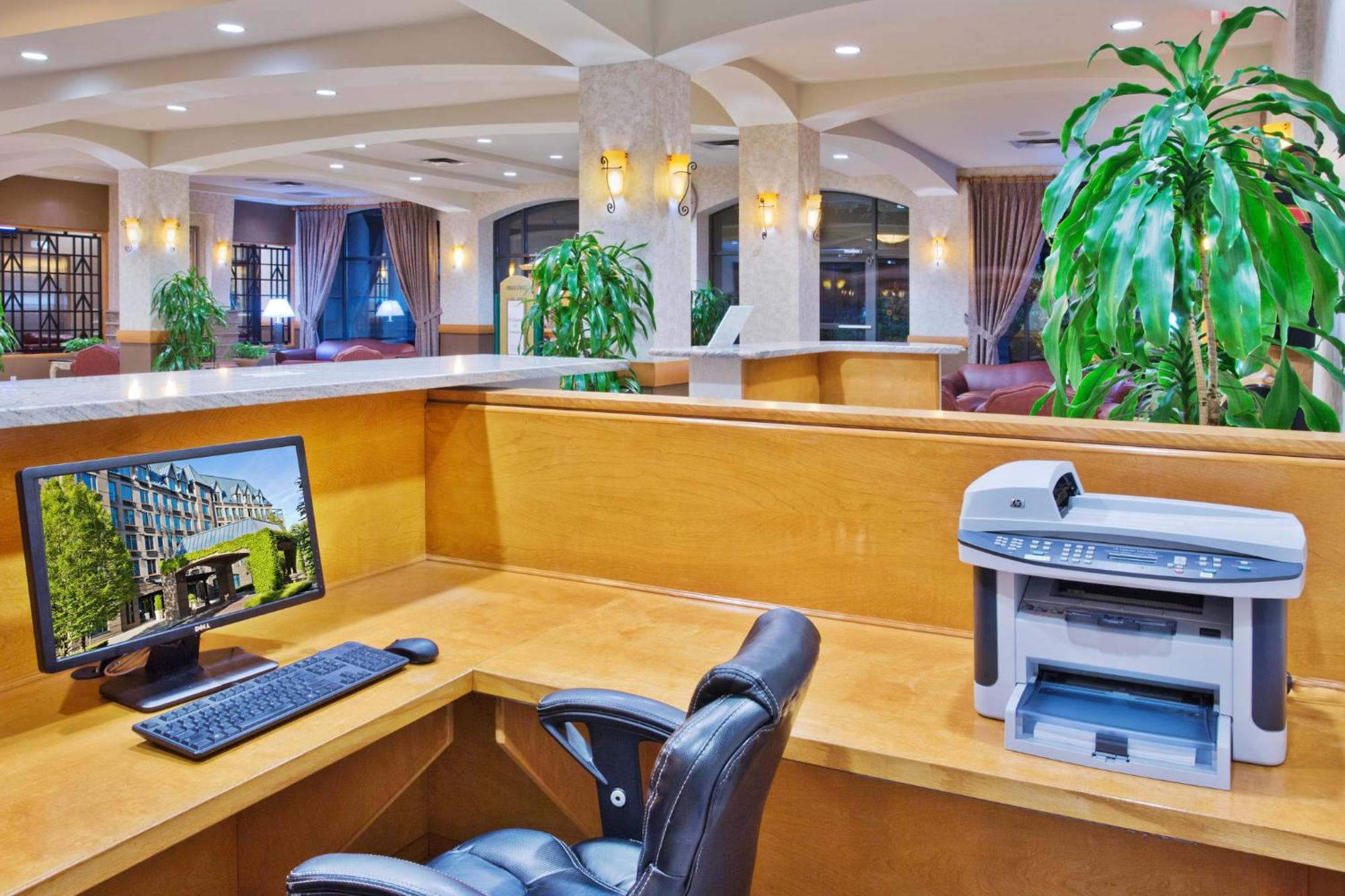 Holiday Inn & Suites North Vancouver By Ihg Eksteriør billede