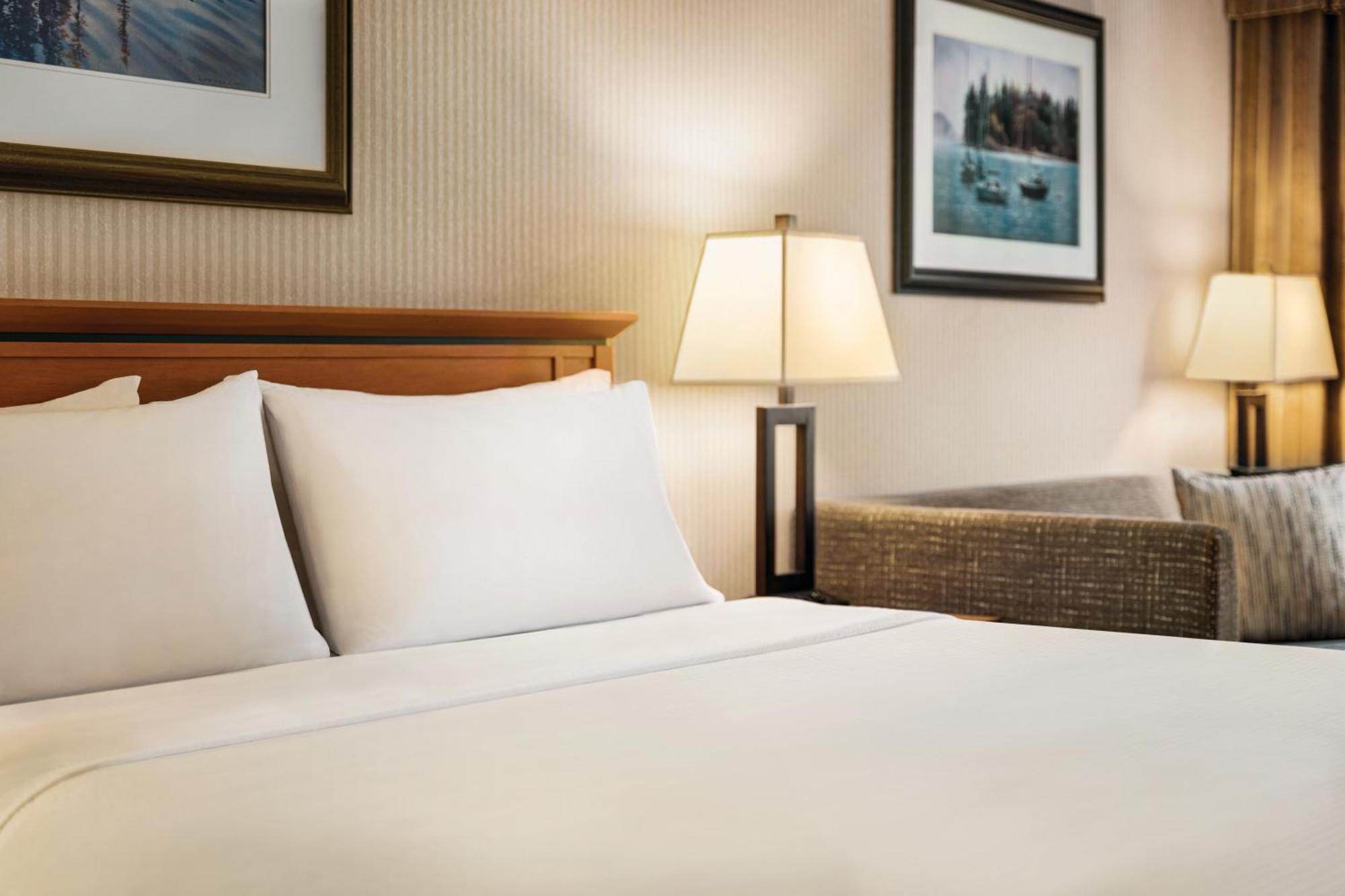 Holiday Inn & Suites North Vancouver By Ihg Eksteriør billede