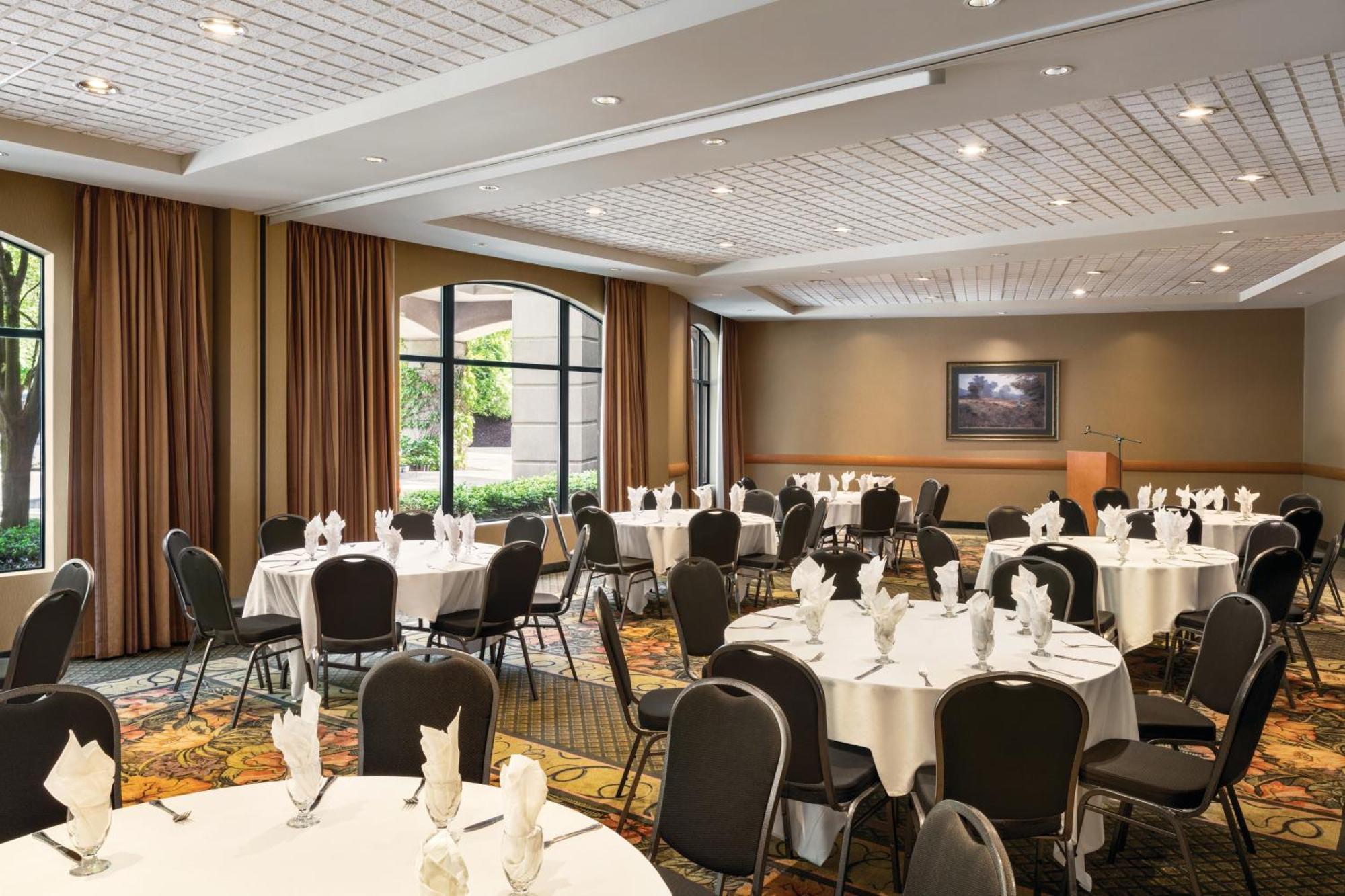 Holiday Inn & Suites North Vancouver By Ihg Eksteriør billede