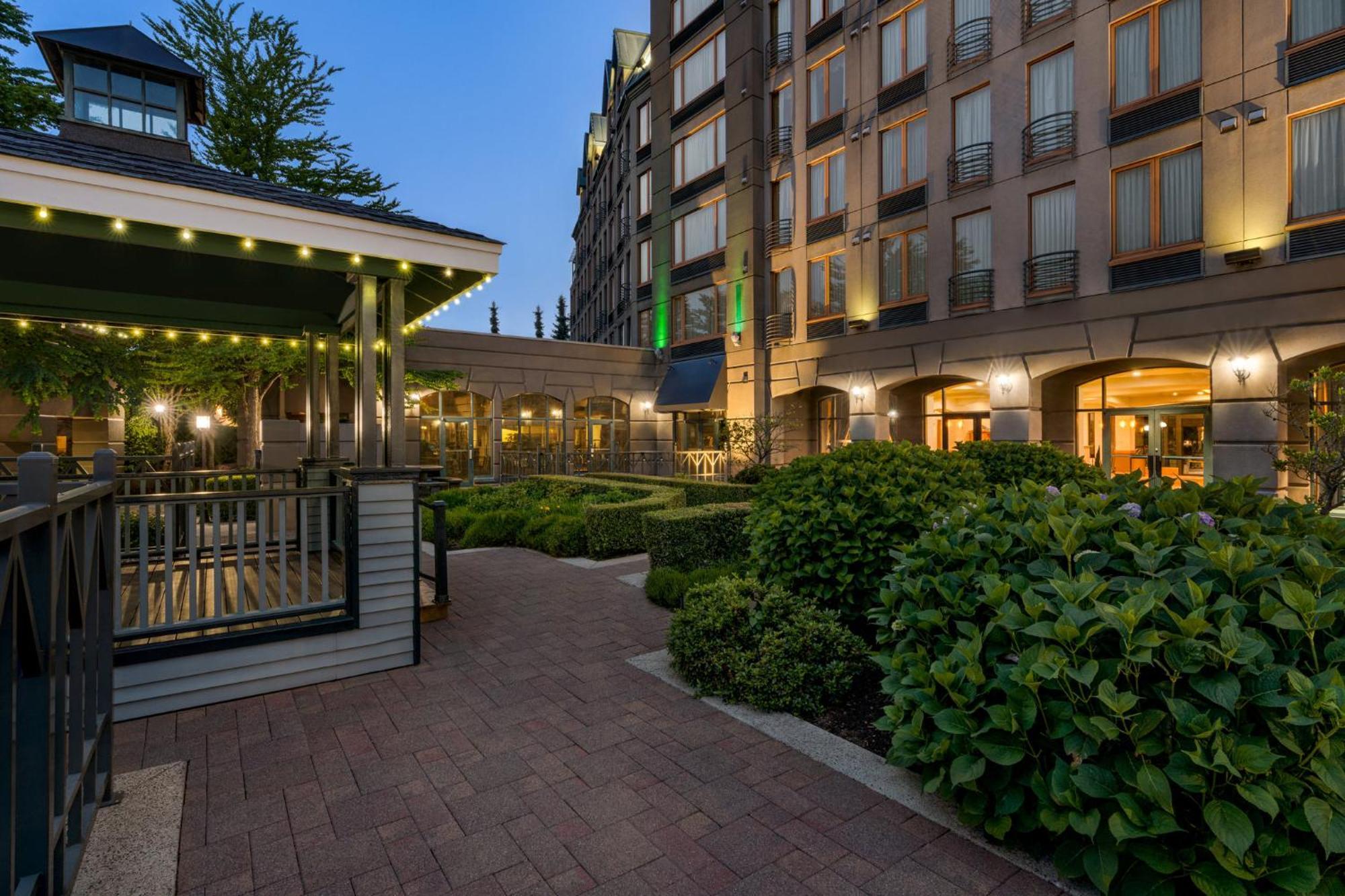 Holiday Inn & Suites North Vancouver By Ihg Eksteriør billede