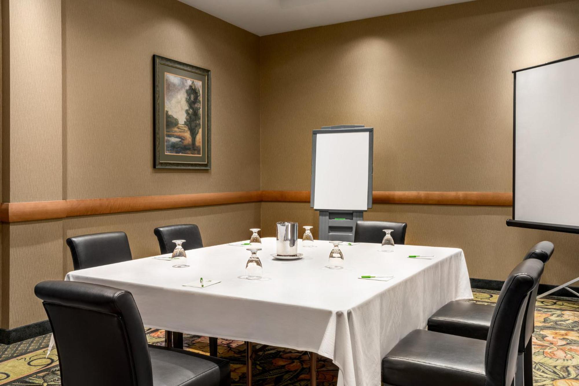Holiday Inn & Suites North Vancouver By Ihg Eksteriør billede