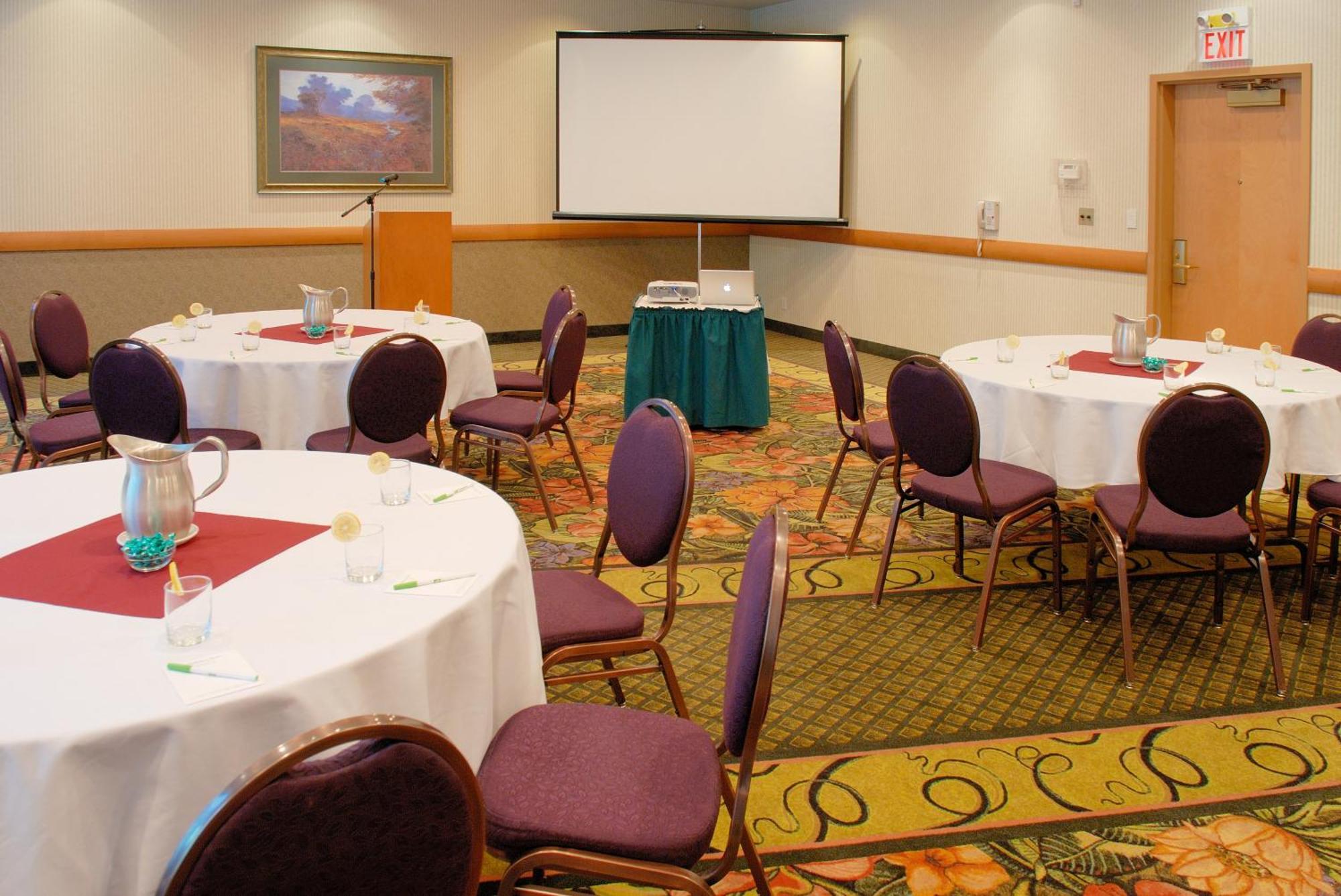 Holiday Inn & Suites North Vancouver By Ihg Eksteriør billede